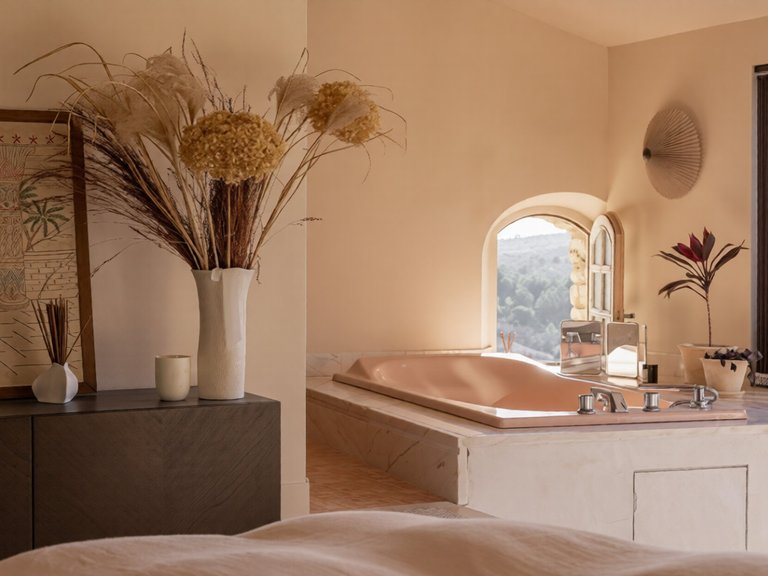 Villa for Sale in Murs, The Luberon / Vaucluse 15