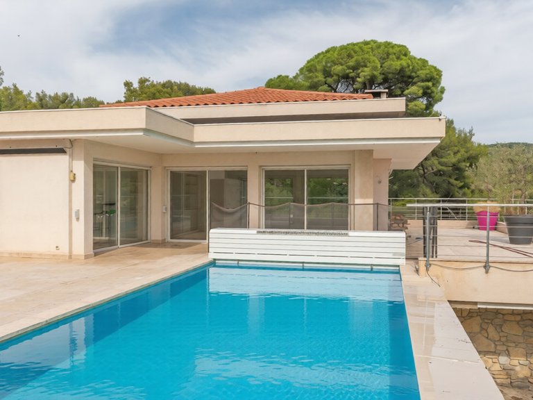 Villa for Sale in Cassis, Provence Coast (cassis To Cavalaire) 2
