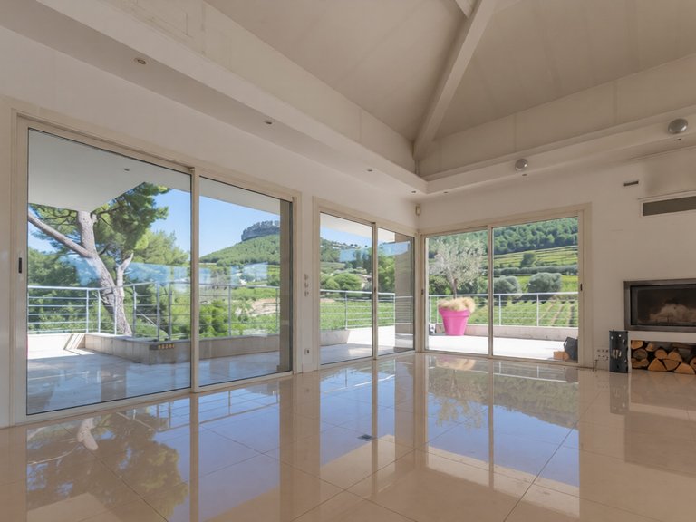 Villa for Sale in Cassis, Provence Coast (cassis To Cavalaire) 13