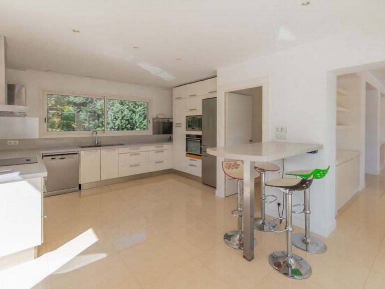 Villa for Sale in Cassis, Provence Coast (cassis To Cavalaire) 14