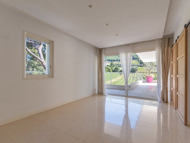 Villa for Sale in Cassis, Provence Coast (cassis To Cavalaire) 15