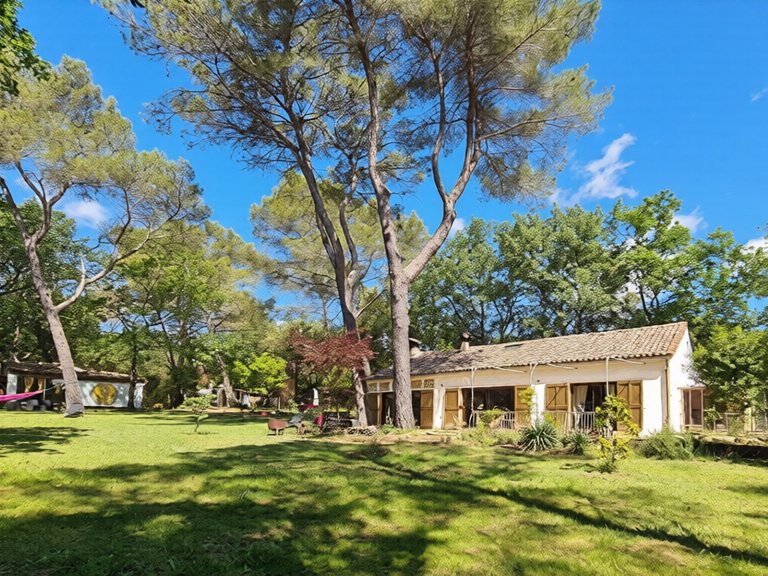 Villa for Sale in Uzes, Uzes Area 1