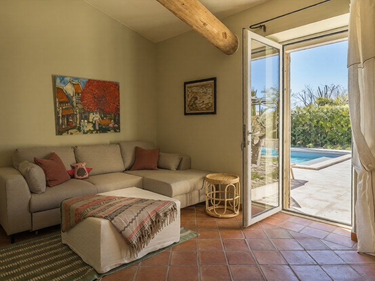 Villa for Sale in Gordes, The Luberon / Vaucluse 14