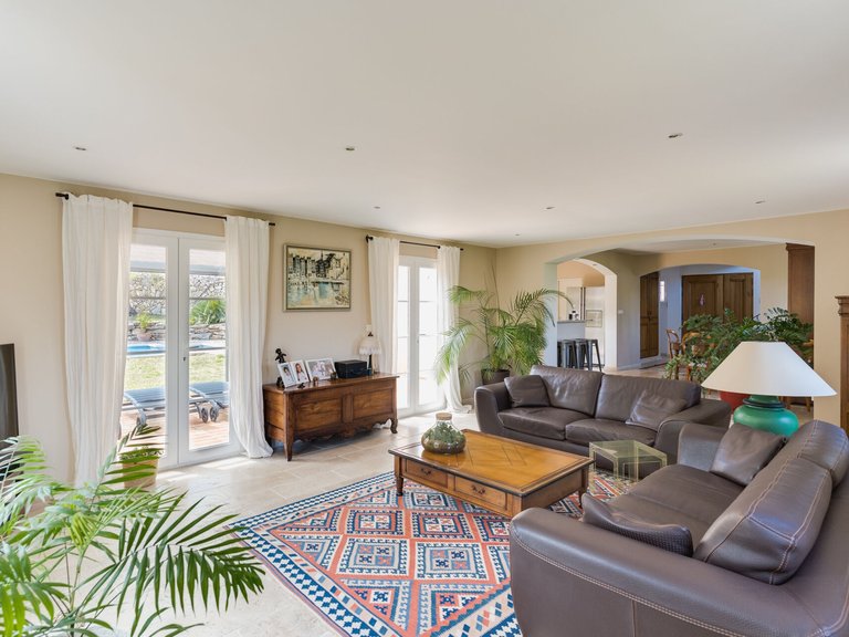 Villa for Sale in Cassis, Provence Coast (cassis To Cavalaire) 4