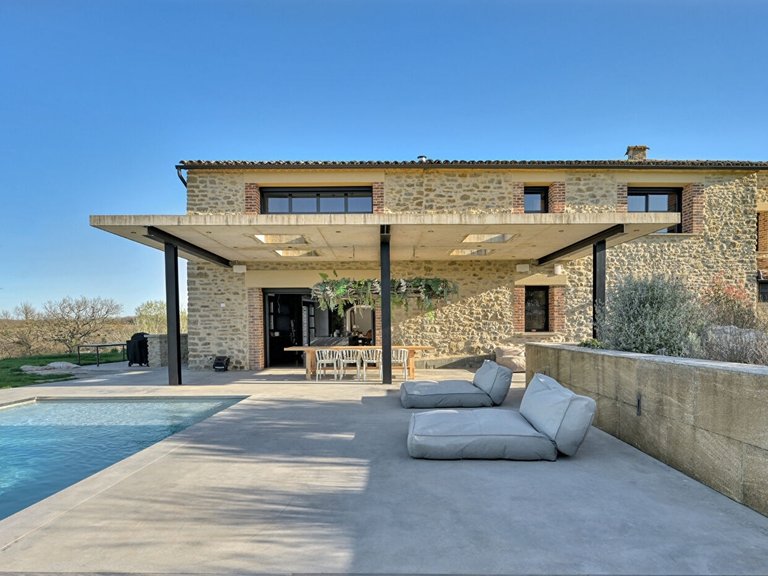 Villa for Sale in Uzes, Uzes Area 1