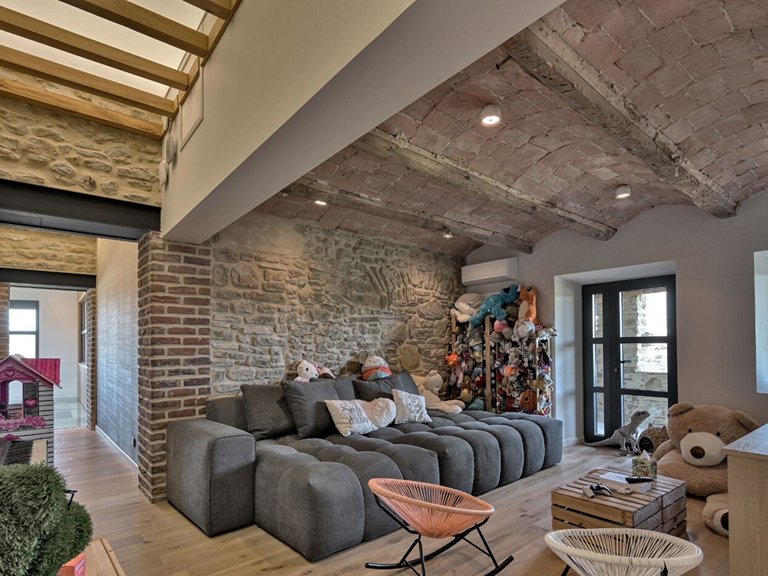Villa for Sale in Uzes, Uzes Area 14