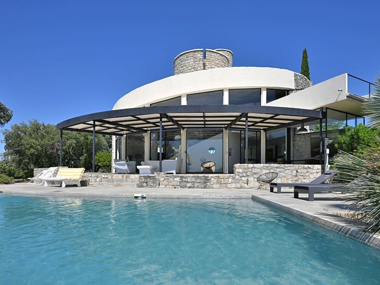 Villa for Sale in Uzes, Uzes Area 1