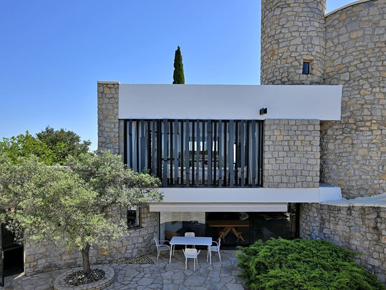 Villa for Sale in Uzes, Uzes Area 13
