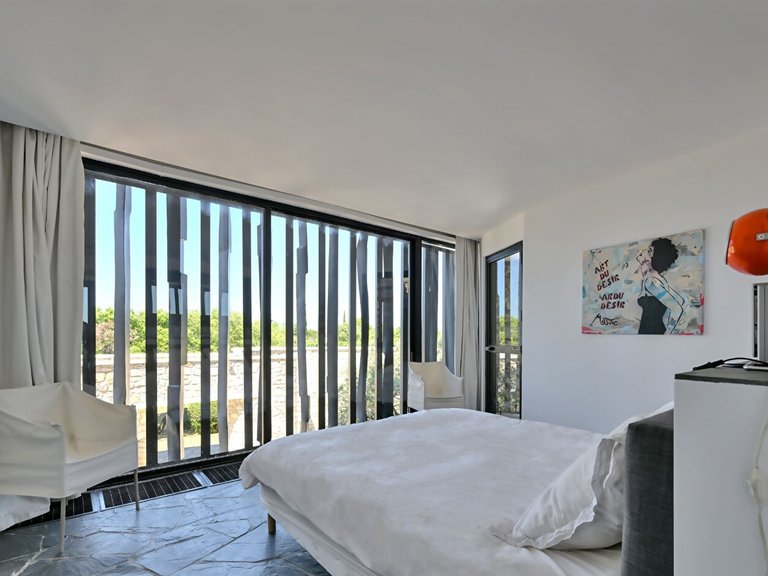 Villa for Sale in Uzes, Uzes Area 14