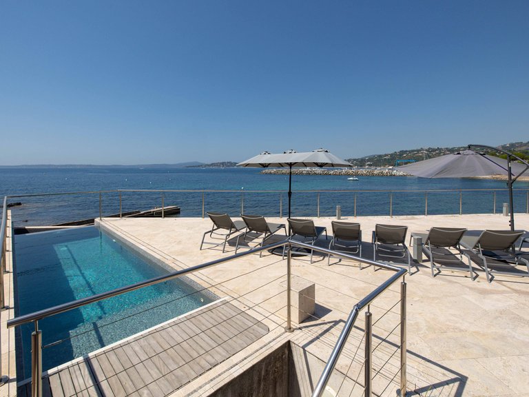 Villa for Sale in Les Issambres, St Raphaël, Ste Maxime Area 14