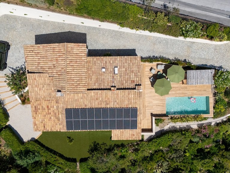 Villa for Sale in Cavalaire Sur Mer, Provence Coast (cassis To Cavalaire) 2