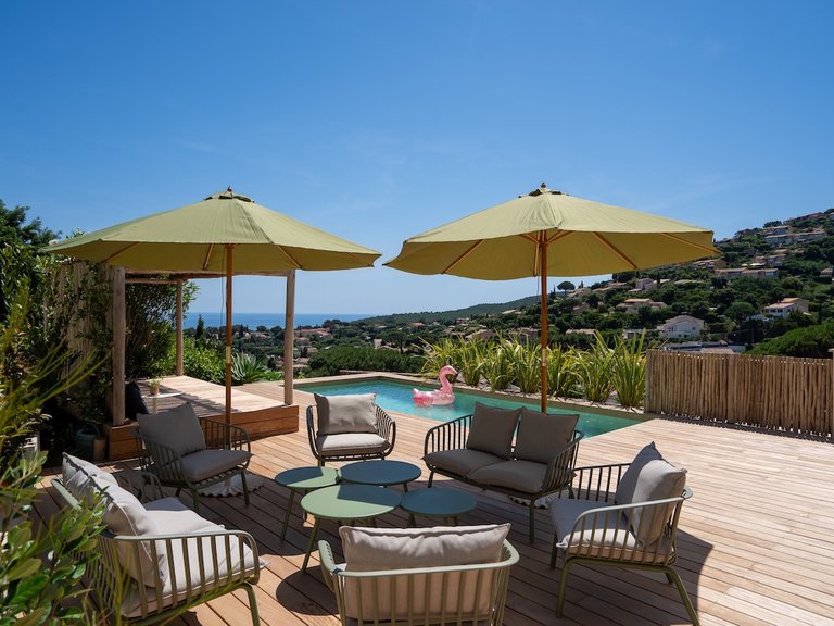 Villa for Sale in Cavalaire Sur Mer, Provence Coast (cassis To Cavalaire) 4