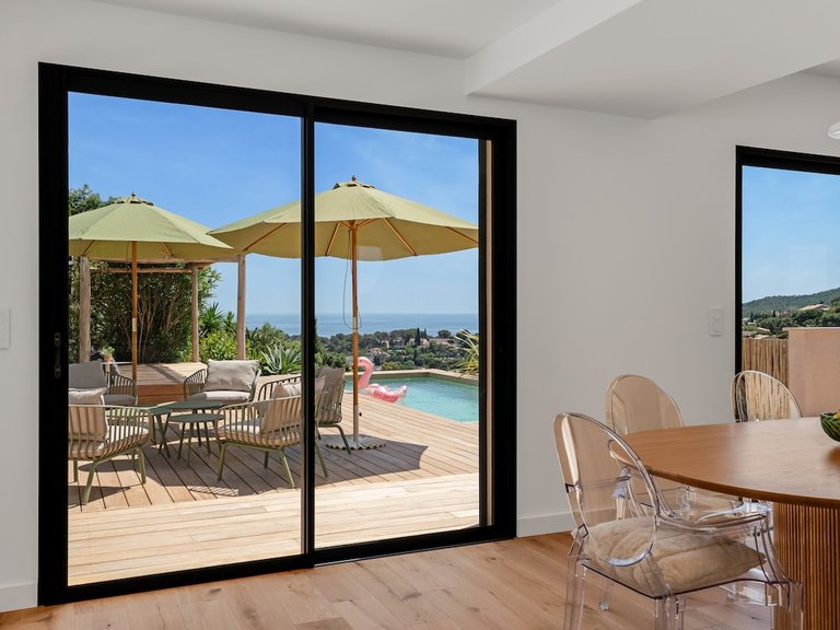 Villa for Sale in Cavalaire Sur Mer, Provence Coast (cassis To Cavalaire) 15