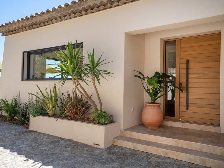 Villa for Sale in Cavalaire Sur Mer, Provence Coast (cassis To Cavalaire) 20