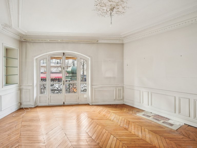 Apartment for Sale in 17th (monceau - Batignolles -ternes), Monceau - Montmartre (9th,17th, 18th) 1