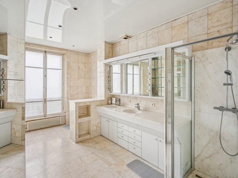 Apartment for Sale in 17th (monceau - Batignolles -ternes), Monceau - Montmartre (9th,17th, 18th) 9