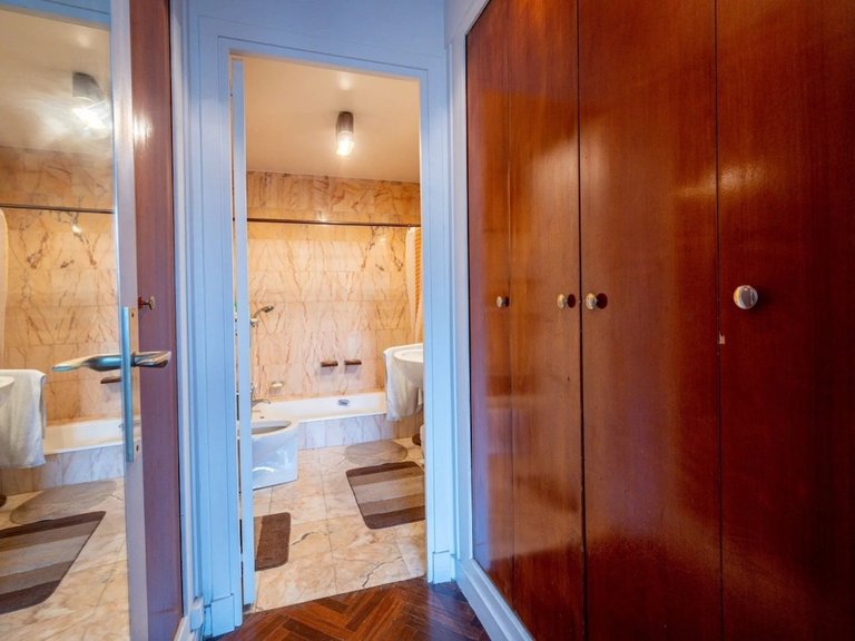 Apartment for Sale in 16th (trocadéro - Etoile - Passy), Golden Triangle - Trocadéro (8th - 16th) 12
