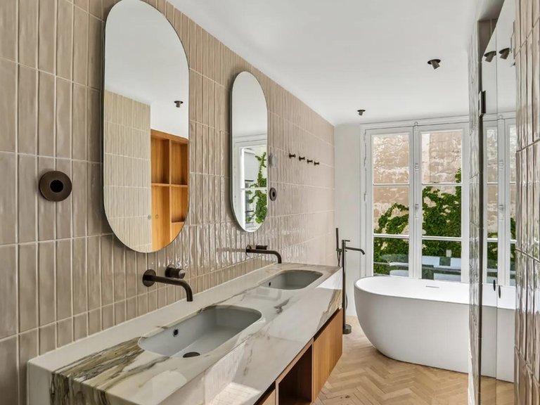 Apartment for Sale in 8th (golden Triangle - Parc Monceau), Golden Triangle - Trocadéro (8th - 16th) 2