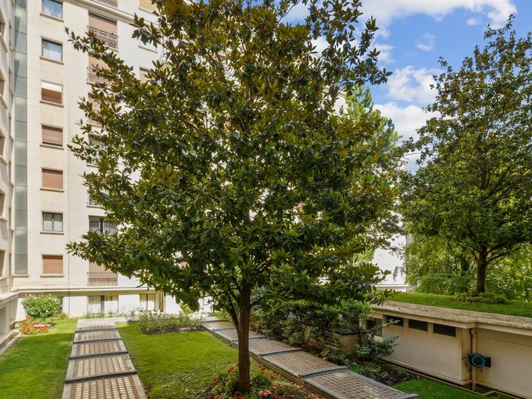 Apartment for Sale in 8th (golden Triangle - Parc Monceau), Golden Triangle - Trocadéro (8th - 16th) 11