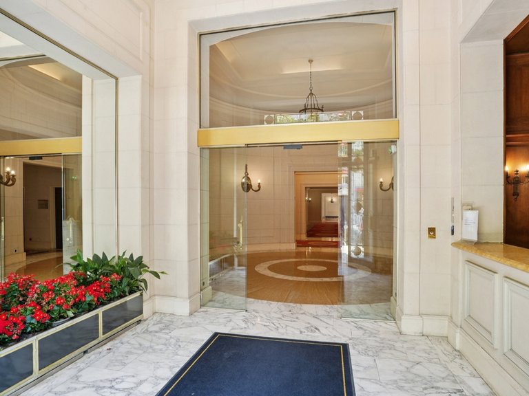 Apartment for Sale in 8th (golden Triangle - Parc Monceau), Golden Triangle - Trocadéro (8th - 16th) 6