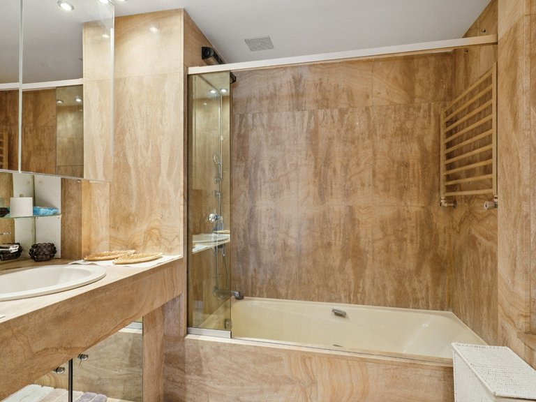 Apartment for Sale in 8th (golden Triangle - Parc Monceau), Golden Triangle - Trocadéro (8th - 16th) 8
