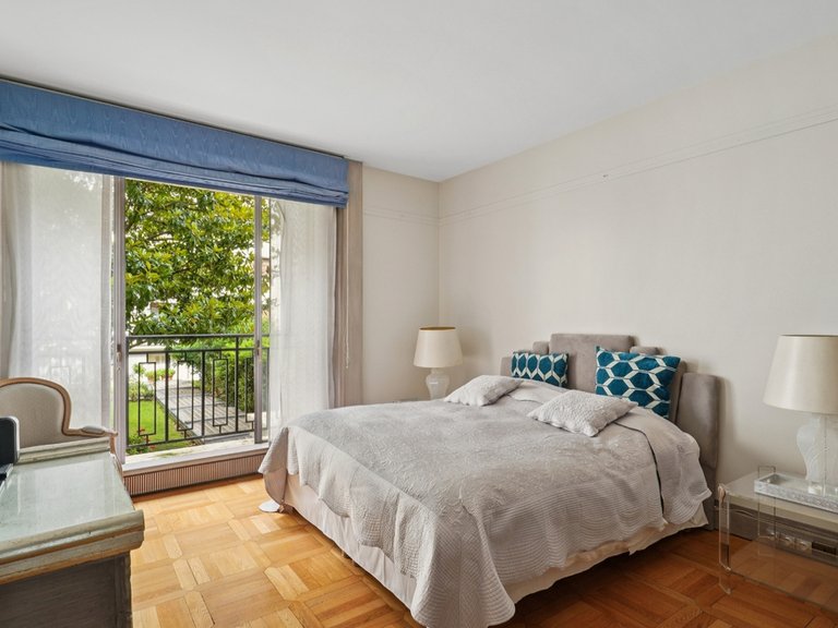 Apartment for Sale in 8th (golden Triangle - Parc Monceau), Golden Triangle - Trocadéro (8th - 16th) 9