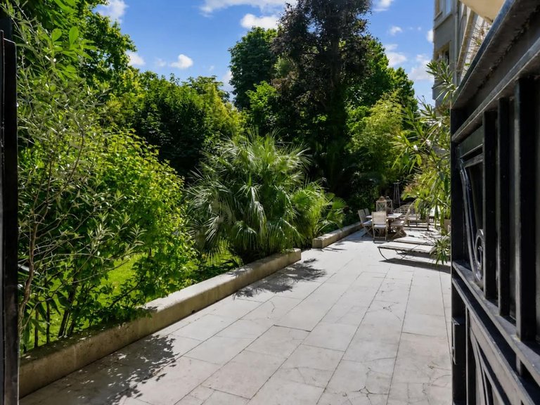 Apartment for Sale in Neuilly Sur Seine, Paris Suburbs 1