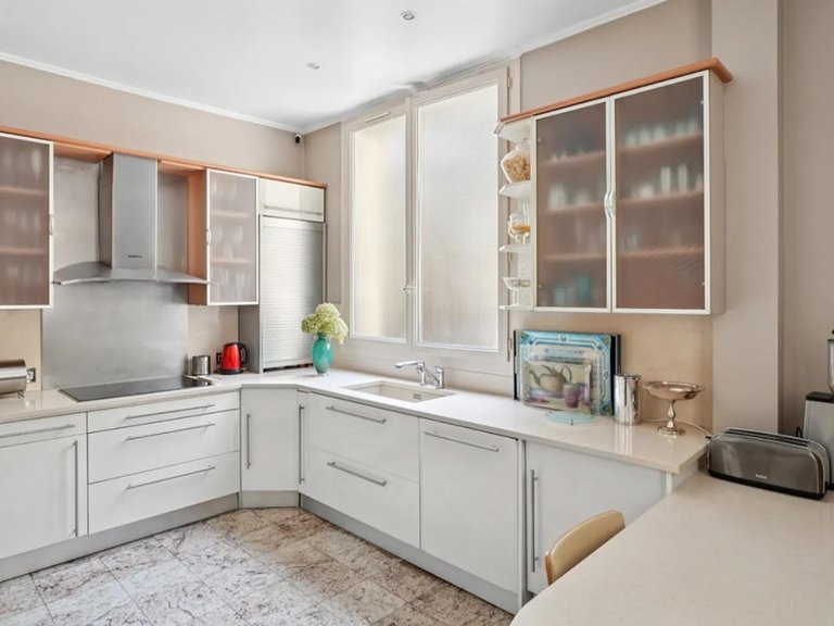 Apartment for Sale in Neuilly Sur Seine, Paris Suburbs 12