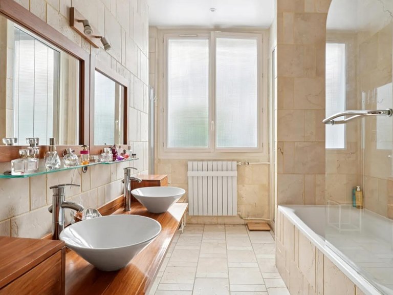 Apartment for Sale in Neuilly Sur Seine, Paris Suburbs 17