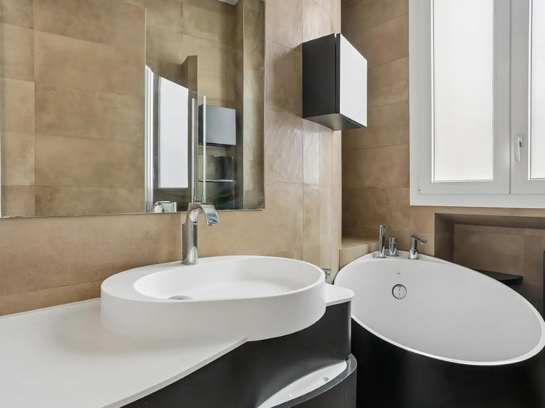 Apartment for Sale in 17th (monceau - Batignolles -ternes), Monceau - Montmartre (9th,17th, 18th) 7