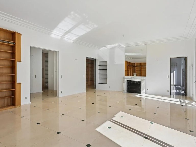 Apartment for Sale in 17th (monceau - Batignolles -ternes), Monceau - Montmartre (9th,17th, 18th) 3