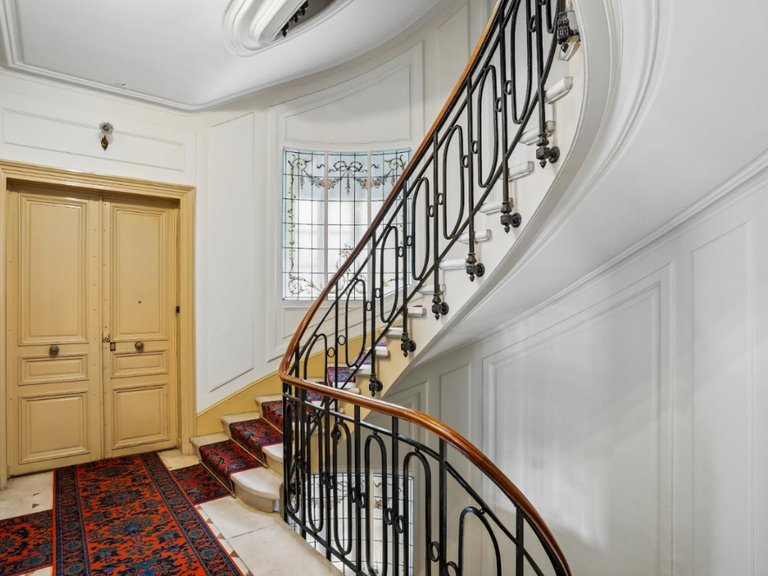 Apartment for Sale in 17th (monceau - Batignolles -ternes), Monceau - Montmartre (9th,17th, 18th) 9