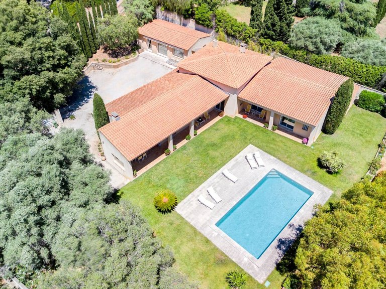 Villa for Sale in Cassis, Provence Coast (cassis To Cavalaire) 1