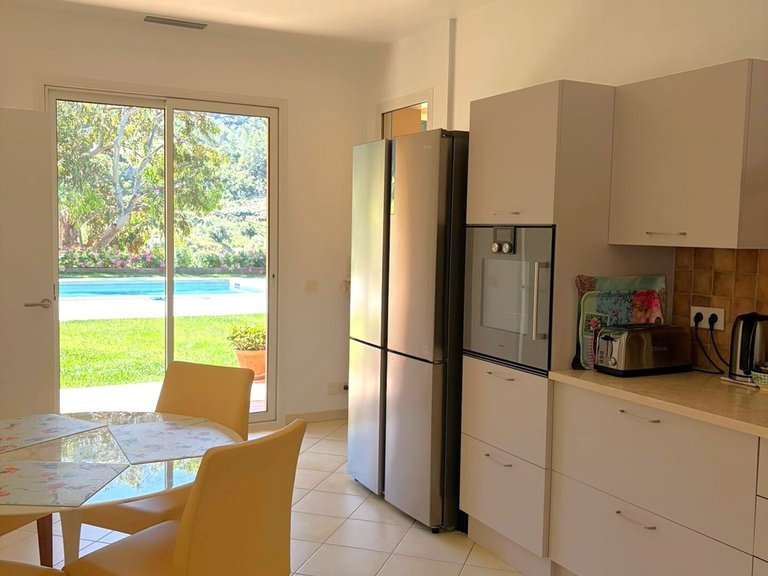 Villa for Sale in Cassis, Provence Coast (cassis To Cavalaire) 7