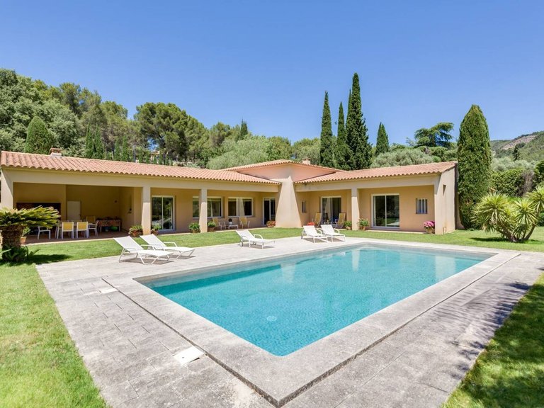 Villa for Sale in Cassis, Provence Coast (cassis To Cavalaire) 3