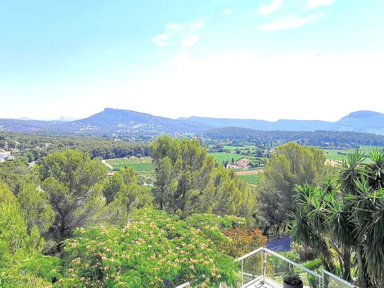 Villa for Sale in Cassis, Provence Coast (cassis To Cavalaire) 2