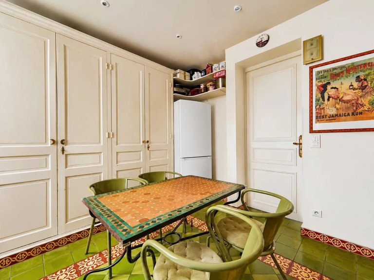 Apartment for Sale in 16th (trocadéro - Etoile - Passy), Golden Triangle - Trocadéro (8th - 16th) 12