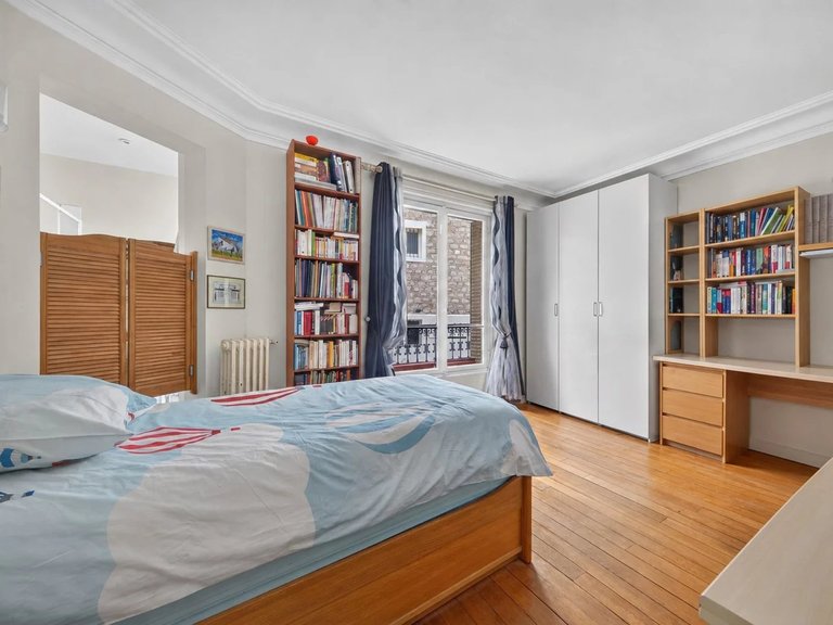 Apartment for Sale in 16th (trocadéro - Etoile - Passy), Golden Triangle - Trocadéro (8th - 16th) 14