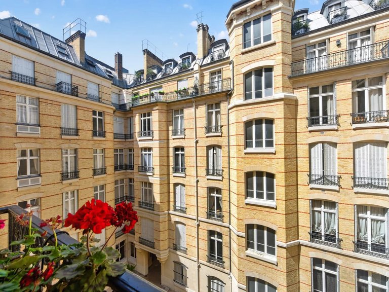 Apartment for Sale in 16th (trocadéro - Etoile - Passy), Golden Triangle - Trocadéro (8th - 16th) 16