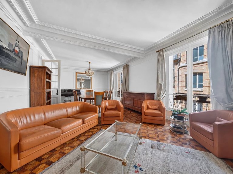 Apartment for Sale in 16th (trocadéro - Etoile - Passy), Golden Triangle - Trocadéro (8th - 16th) 5