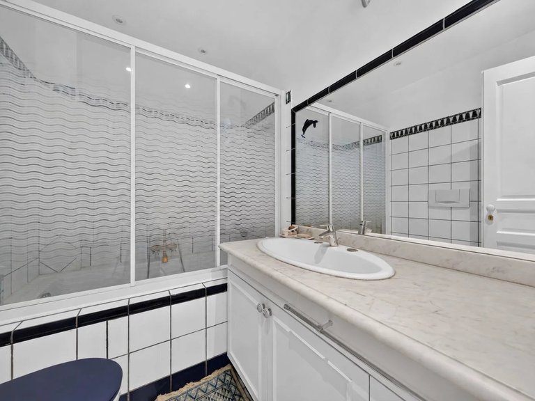 Apartment for Sale in 16th (trocadéro - Etoile - Passy), Golden Triangle - Trocadéro (8th - 16th) 8