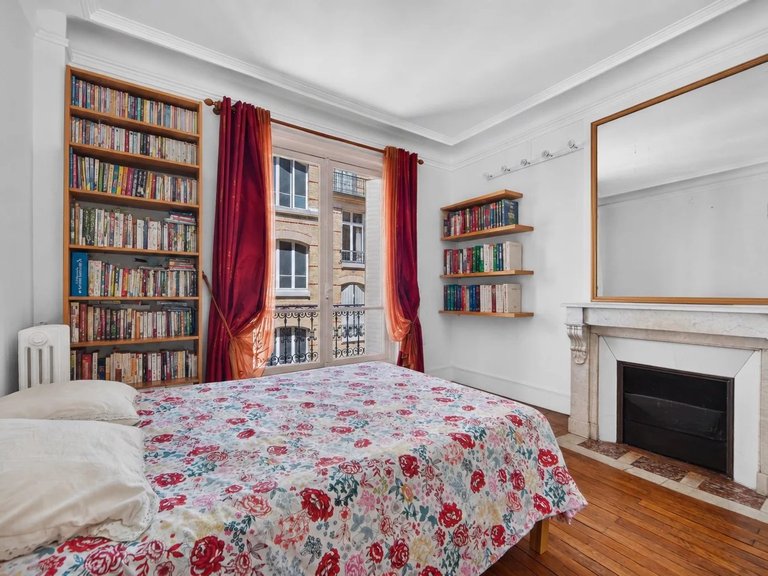 Apartment for Sale in 16th (trocadéro - Etoile - Passy), Golden Triangle - Trocadéro (8th - 16th) 9