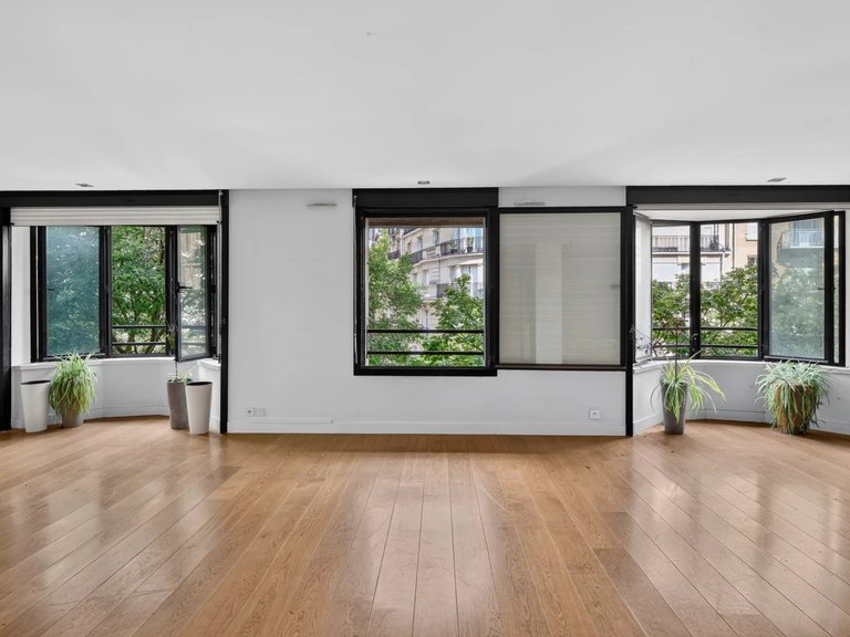 Apartment for Sale in 16th (trocadéro - Etoile - Passy), Golden Triangle - Trocadéro (8th - 16th) 2