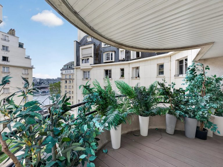 Apartment for Sale in 16th (trocadéro - Etoile - Passy), Golden Triangle - Trocadéro (8th - 16th) 13