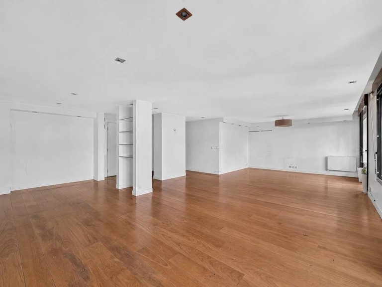Apartment for Sale in 16th (trocadéro - Etoile - Passy), Golden Triangle - Trocadéro (8th - 16th) 3