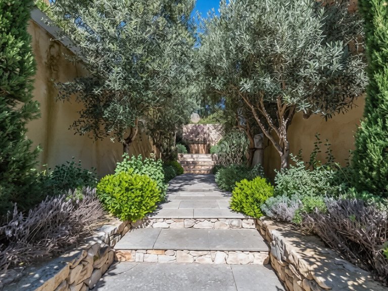 Villa for Sale in Cassis, Provence Coast (cassis To Cavalaire) 12