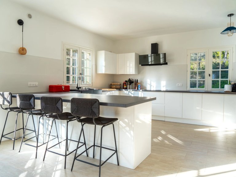 Villa for Sale in Peymeinade, Mougins, Valbonne, Grasse Area 13