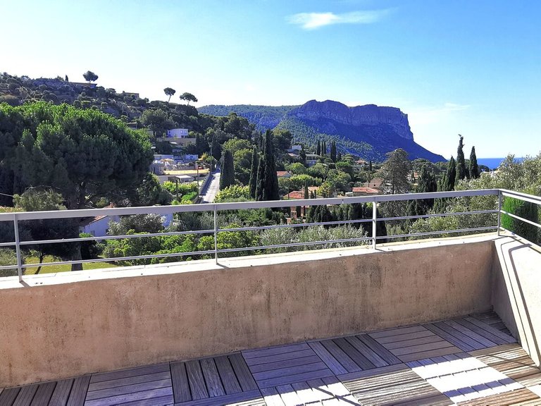 Apartment for Sale in Cassis, Provence Coast (cassis To Cavalaire) 1