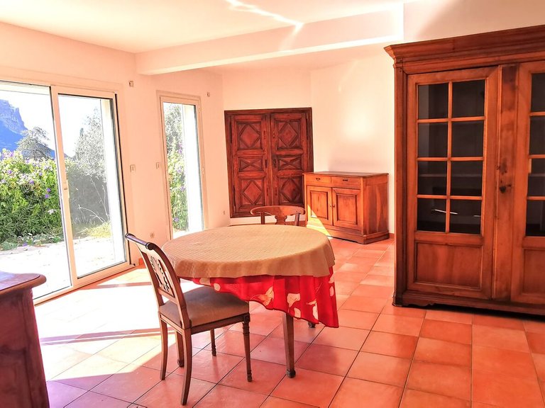 Apartment for Sale in Cassis, Provence Coast (cassis To Cavalaire) 3