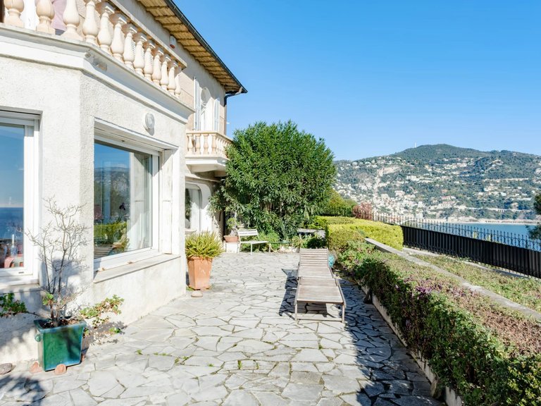 Villa for Sale in Nice - Mont Boron, Nice Area 18